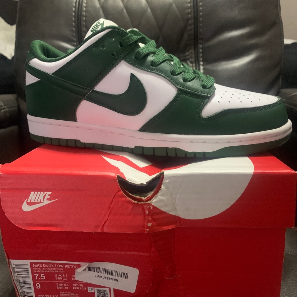Nike Michigan state dunk low sz7.5m/9w